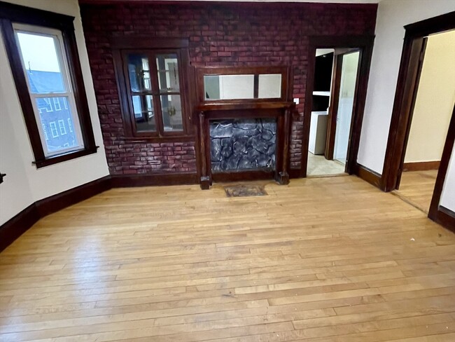 Building Photo - 10 Agawam St