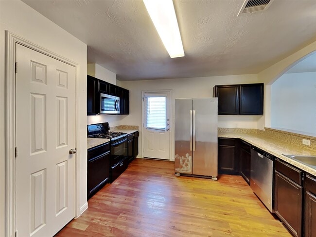 Building Photo - 15726 Regal Trace Ln