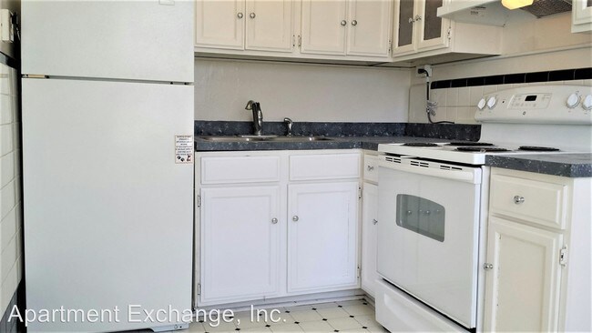 Foto del edificio - 8161 Whitburn Dr