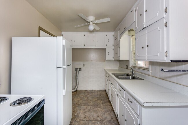 Foto del edificio - 3 bedroom 1 bath home in Derby