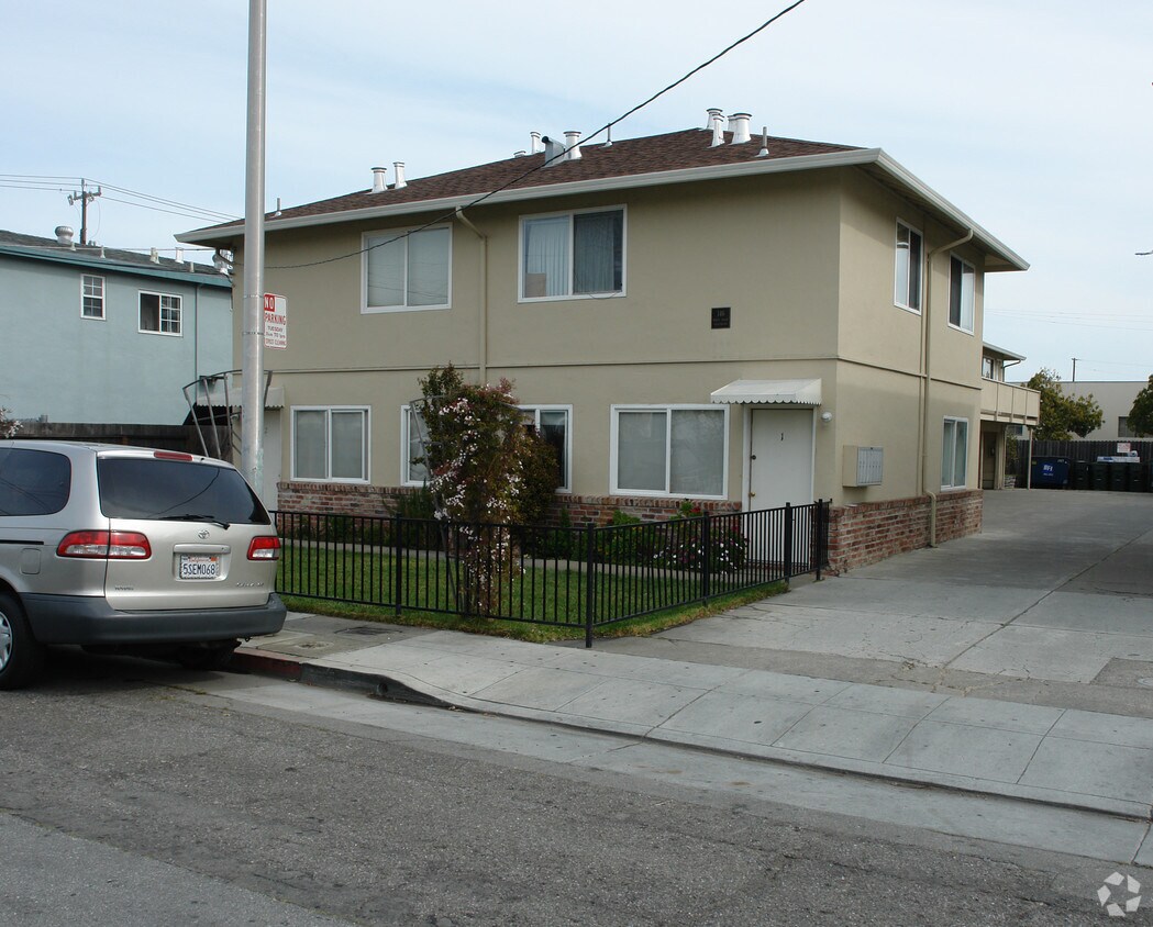 Building Photo - 146 N Idaho St