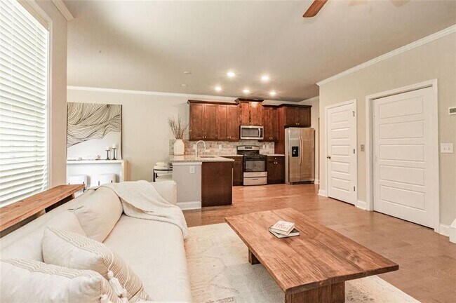 Building Photo - 5715 Rocky Falls Rd