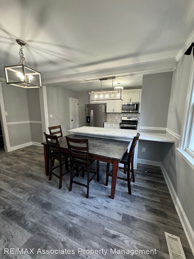 Foto del edificio - 3 br, 1 bath House - 2606 Creston Place