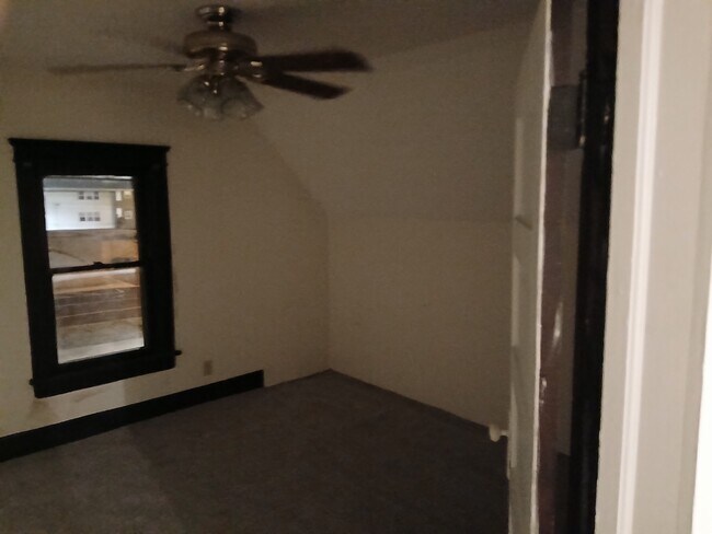Foto del edificio - 1318 Clover St