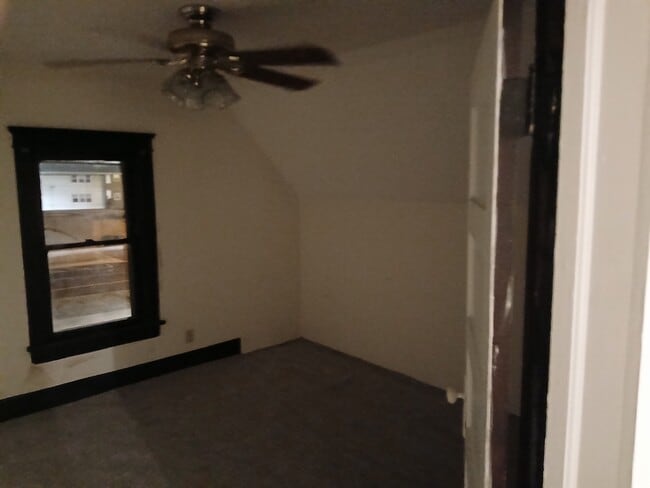 Building Photo - 1318 Clover St
