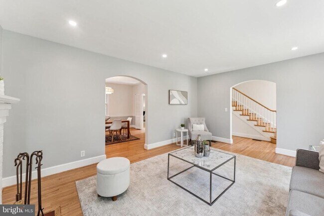 Foto del edificio - 1111 Woodside Pkwy