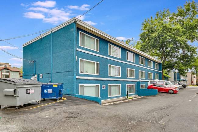 Building Photo - 3435 Rainier Ave S