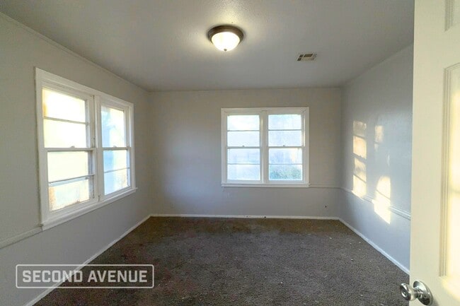 Building Photo - 1920 NE 29th St