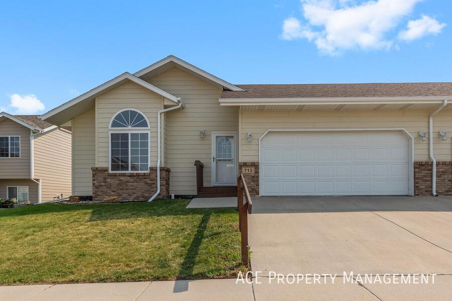 Foto principal - 713 Earleen St