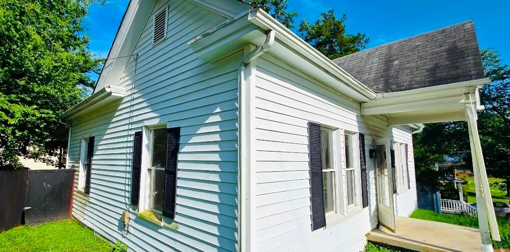 Primary Photo - 1335 Washington Ave
