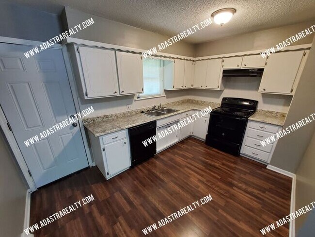 Foto del edificio - Very Nice 3 Bedroom/1.5 Bath Duplex in Ola...