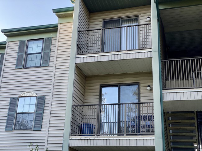 Building Photo - 55 Fisher Dr