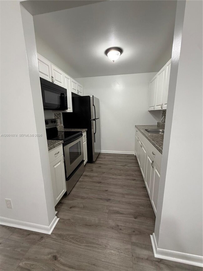 Foto del edificio - 800 SW 131st Ave