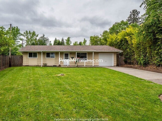 Foto del edificio - Charming Updated Three Bedroom Home In Bea...