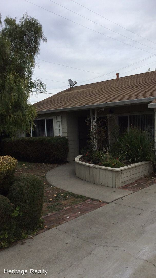 Building Photo - 3 br, 1 bath House - 2037 SHOREVIEW AVE.
