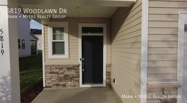 Building Photo - 5819 Woodlawn Dr