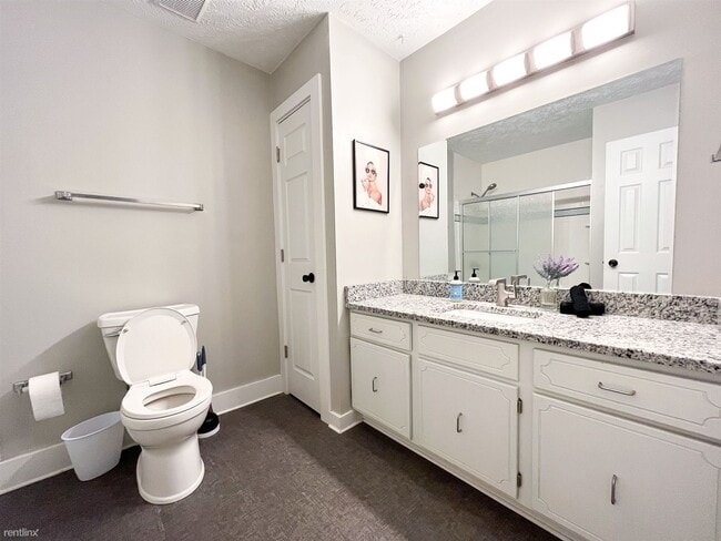 Building Photo - 3 br, 2.5 bath House - 2614 North 124th Ci...