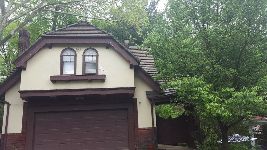 329 Maple Ave Unit Rear, Swissvale, PA 15218 Apartments in Swissvale