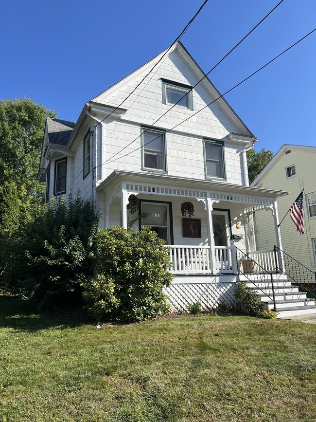 Foto del edificio - 104 Meadowbrook Rd