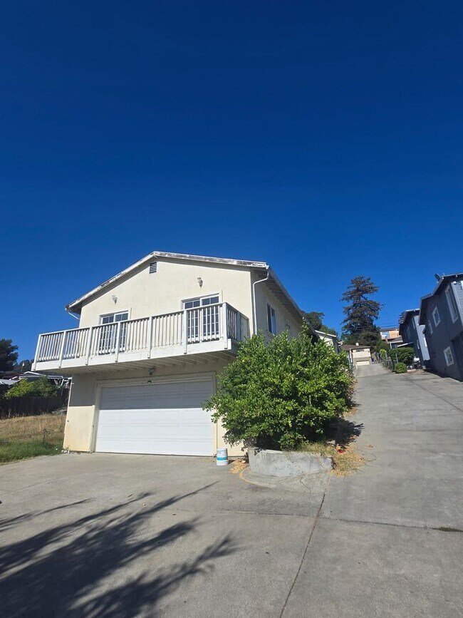 Building Photo - 8027 Ney Ave