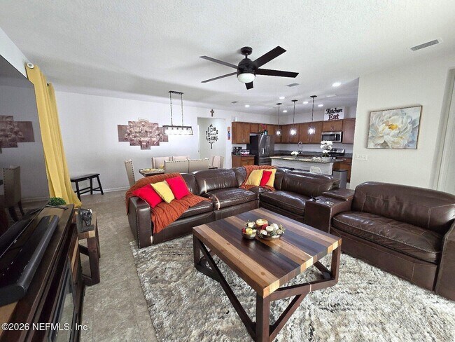 Foto del edificio - 12284 Peanut Ct