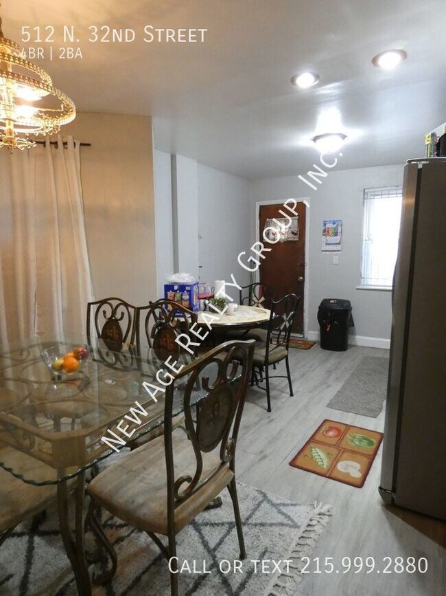 Foto del edificio - Modern home available in University City -...