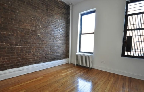Building Photo - 180 Thompson St