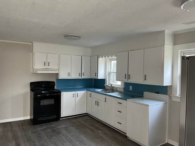 Building Photo - Available