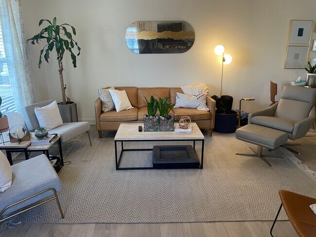 Foto del edificio - 347 Hurston Cir