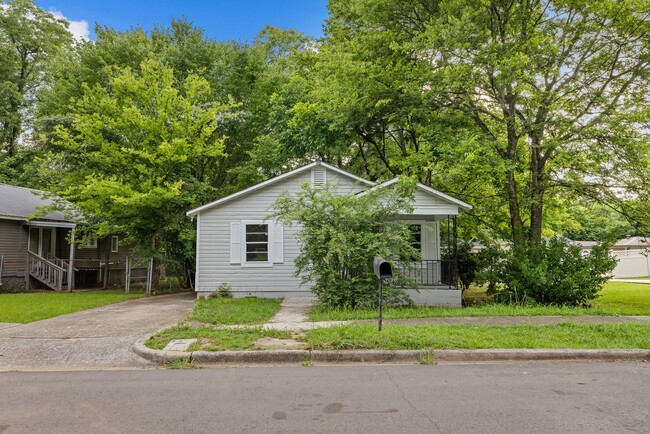 Building Photo - Charming 2 Bedroom, 2 Bathroom house