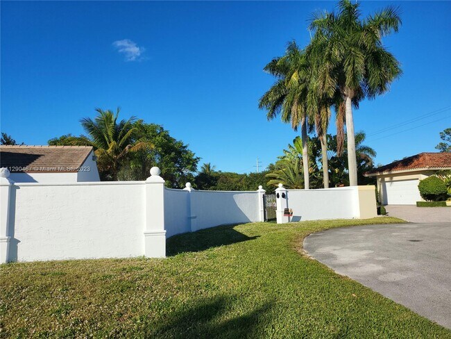 Building Photo - 8435 SW 76th Terrace
