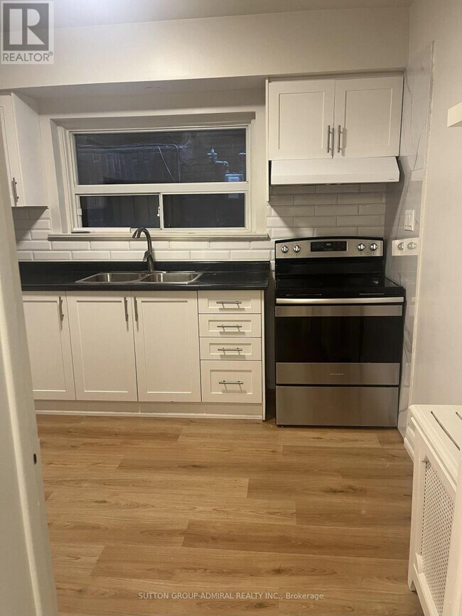 Photo du bâtiment - 322 High Park Ave