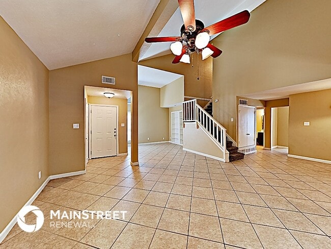 Building Photo - 2425 Sutton Dr