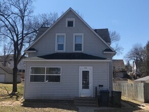 Building Photo - 410 E Vasa Ave