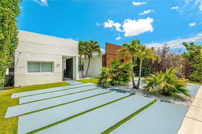 Building Photo - 1281 Stillwater Dr