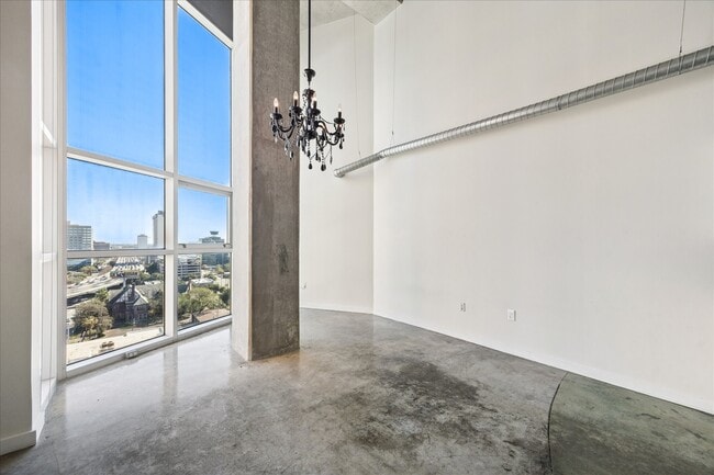 Building Photo - 2000 Bagby St