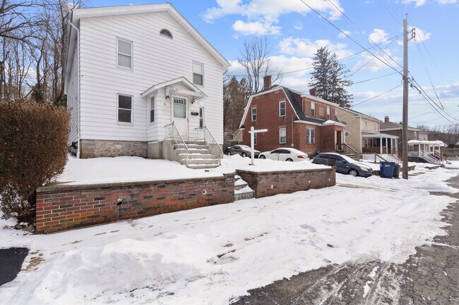 Building Photo - 30 Clark St