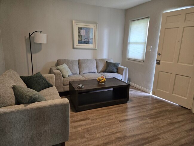 Foto del edificio - 7219 Mohawk St