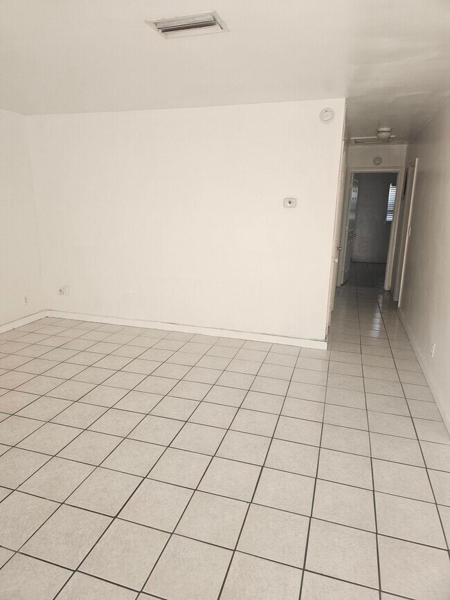 Building Photo - 4140 NW 30th Terrace