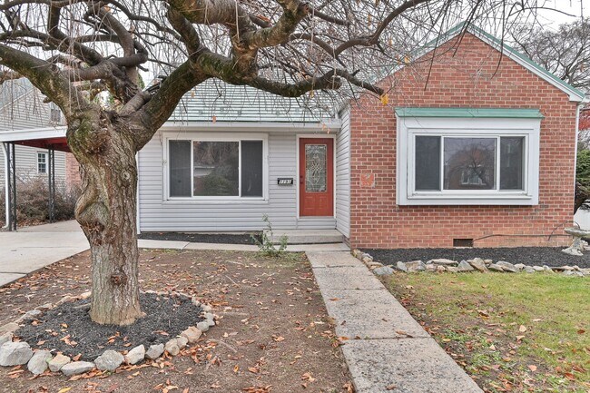 Foto del edificio - Charming Single Family in Camp Hill