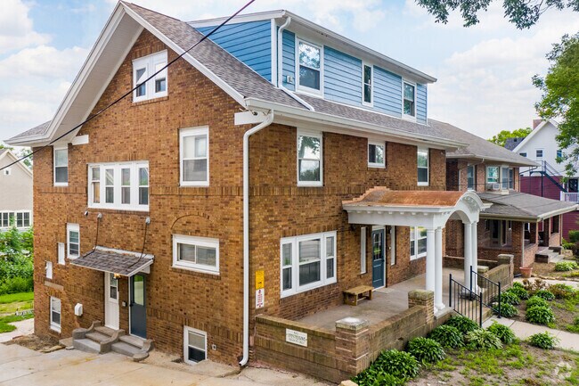 Foto del edificio - 615 E Gorham St