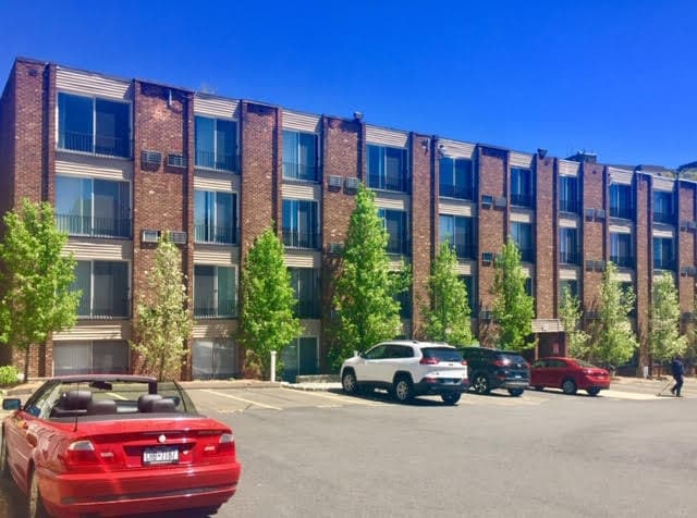 116 elevator building - Stamford Commons