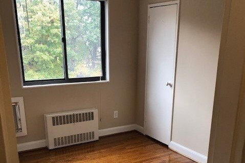 first bedroom - 1593 N Colonial Terrace