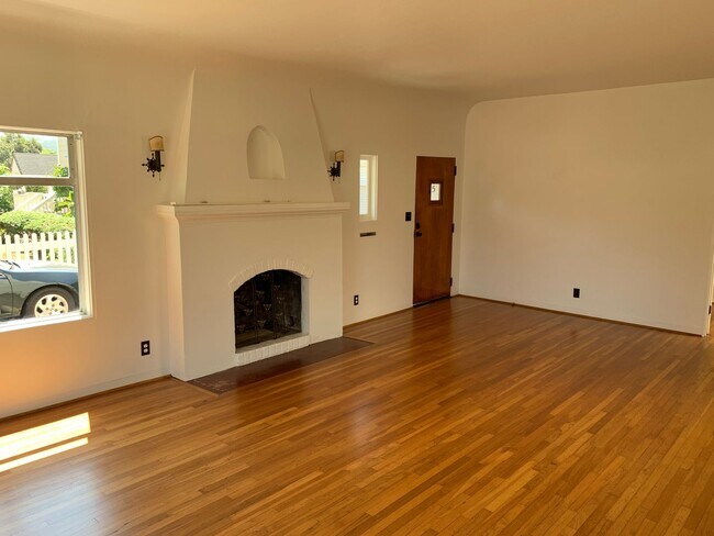 Foto del edificio - Terrific and Spacious Two Bedroom Westside...