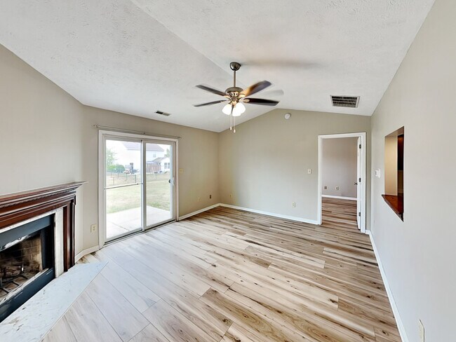 Building Photo - 1320 Mulberry Ct