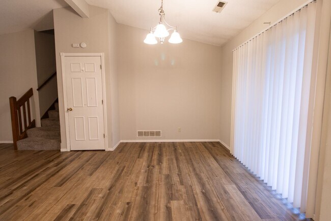 Foto del edificio - 3bd 2ba plus bonus room