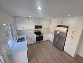 Building Photo - 8918 Jade Coast Ln