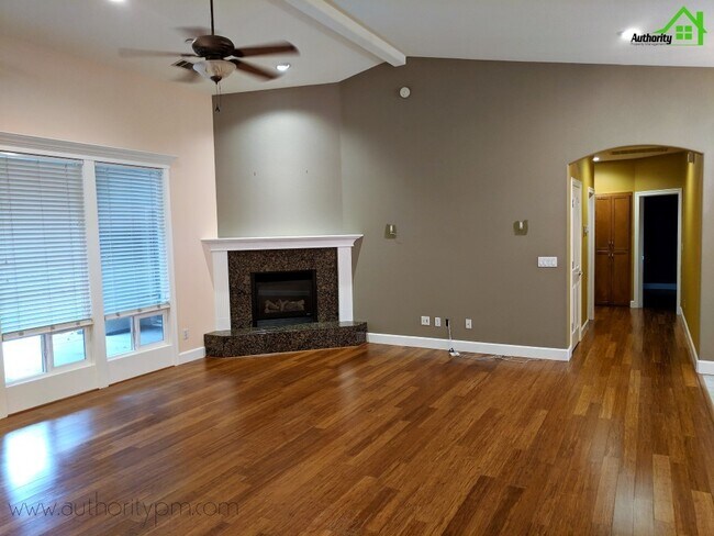 Building Photo - 3242 Atletas Way