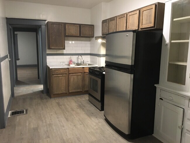 newly renovated kitchen - 439 Plum St