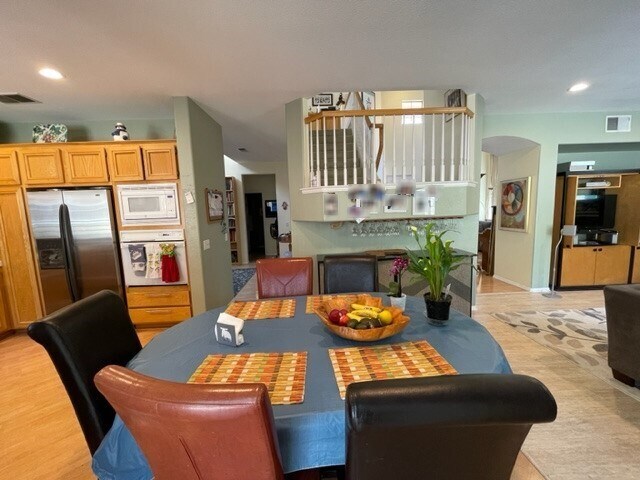 Foto del edificio - Warm & Welcoming 3 BR House in Beautiful G...